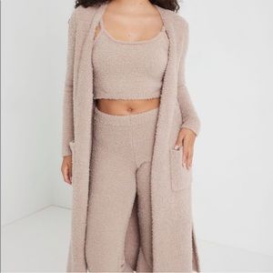 Cream Dynamite Plush Set